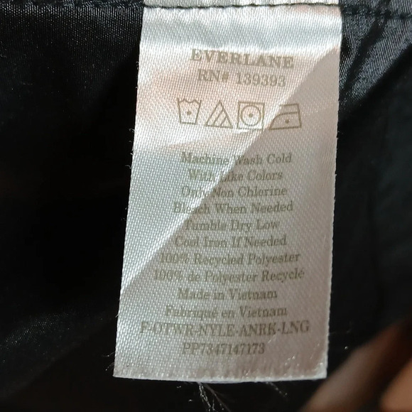 EVERLANE The ReNew Anorak  jacket in black size Medium - Picture 7 of 9
